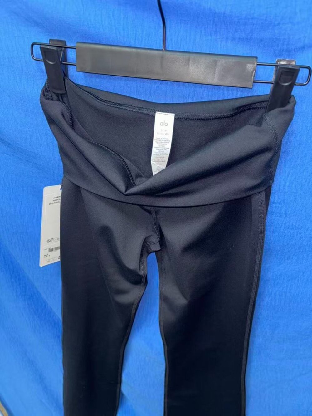 ✨Alo Yoga Airbrush High Waisted Flare Pants Slim Fit Black (Regular) - Picture 7 of 13